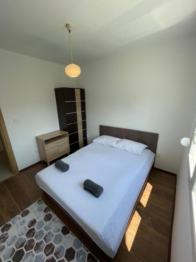 Entire 1-Bedroom Apartment With Free Parking Podgorica Exterior photo